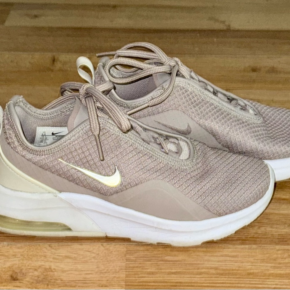 NIKE AIR MAX Rose-Tan Shoes Sz 5.5. Excellent Condition. Only worn 2x!